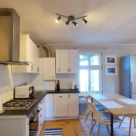 Sunhouse 300 M Beach, 50 M Monte Cassino Сопот