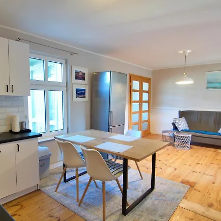 Sunhouse 300 M Beach, 50 M Monte Cassino Сопот