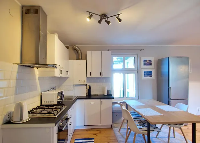 Sunhouse 300 M Beach, 50 M Monte Cassino Сопот